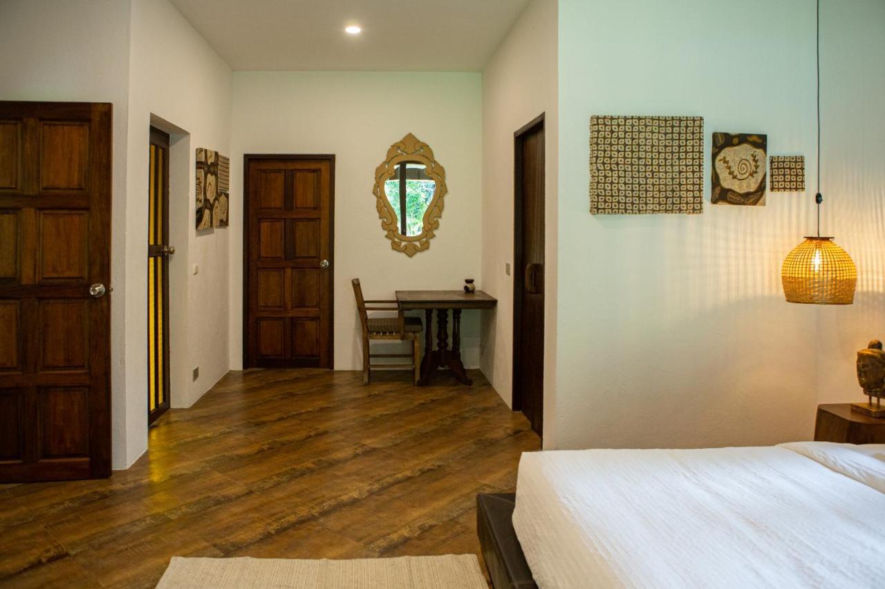 Mailo Pool 5br 10 Guests Koh Samui
